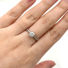 Load image into Gallery viewer, Cincin Berlian Cushion 2370 LR Zamrud Jewellery