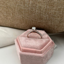 Load image into Gallery viewer, GIA Cincin Berlian 10818 FLR Zamrud Jewellery