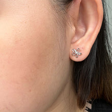 Load image into Gallery viewer, Anting Berlian Flower 40761 ER Zamrud Jewellery