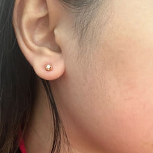 Load image into Gallery viewer, Anting Berlian Solitaire Earring 41744 ER Zamrud Jewellery