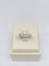 Load image into Gallery viewer, Cincin Berlian Cushion 42154 LR Zamrud Jewellery