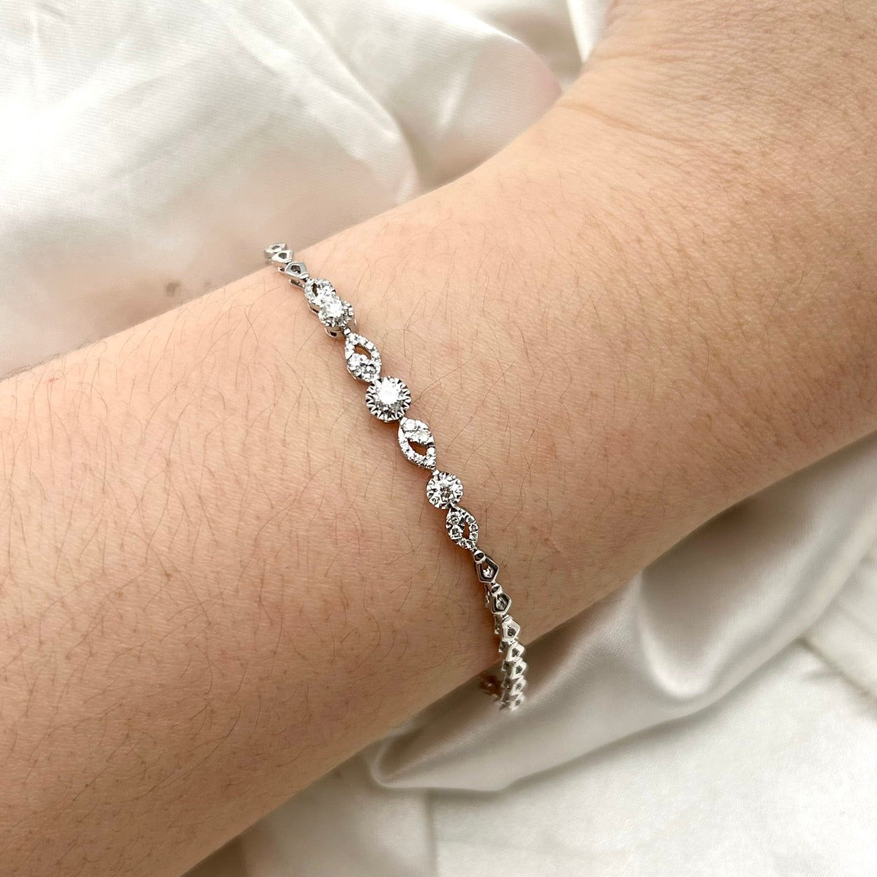 Gelang Berlian Solitaire 36634 BE Zamrud Jewellery