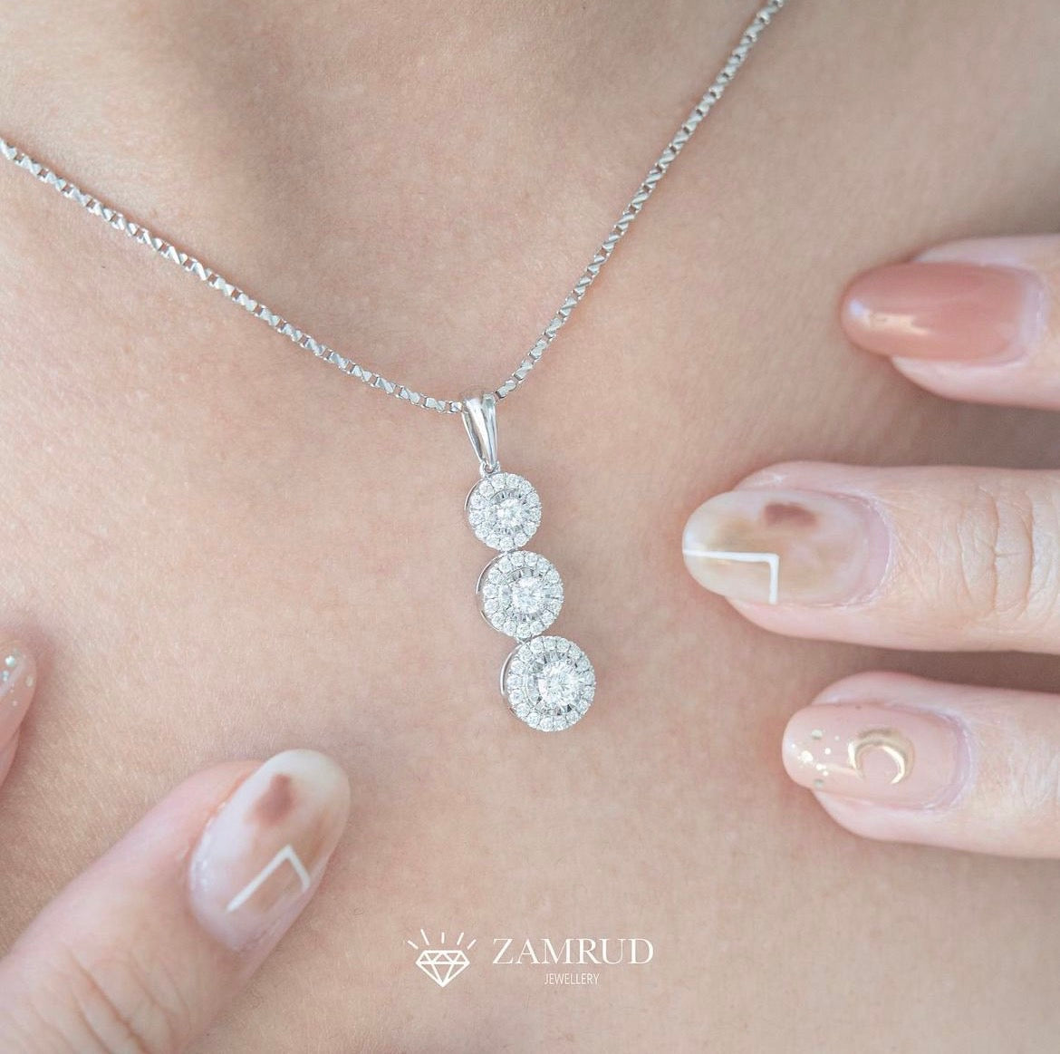 Liontin Berlian Trilogy 31028 PD Zamrud Jewellery