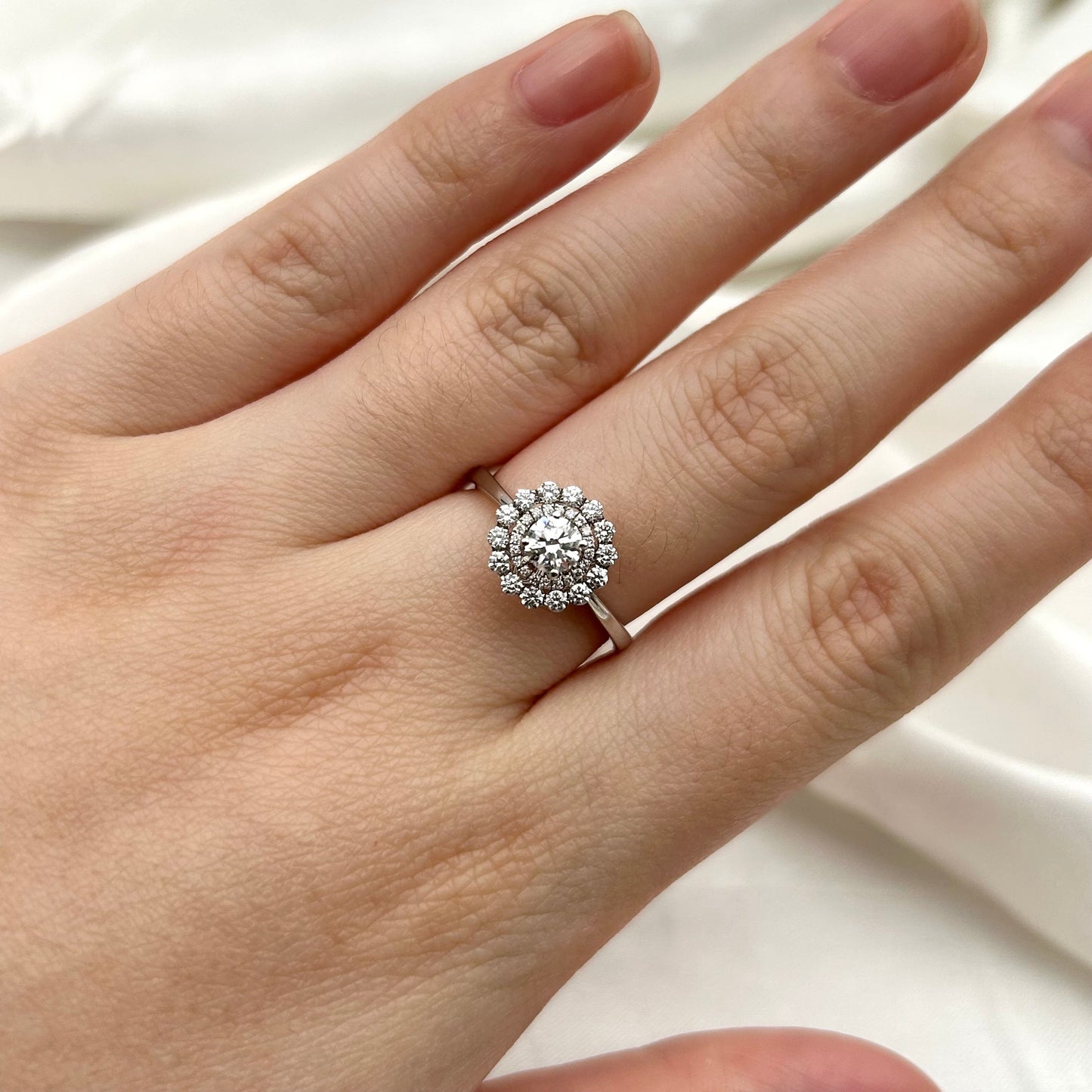 GIA Cincin Berlian 22750 FLR Zamrud Jewellery