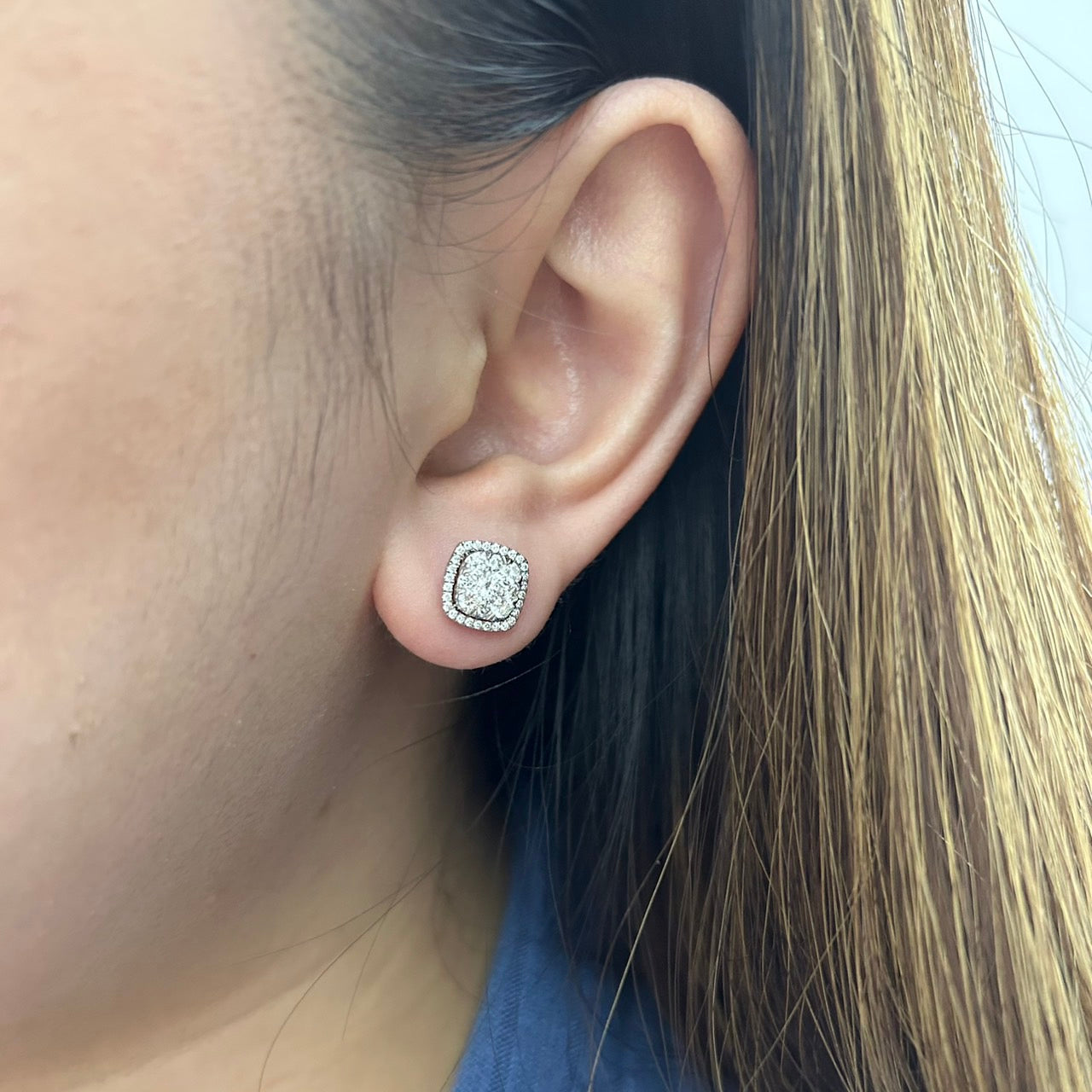 Anting Berlian Cushion 17800 ER Zamrud Jewellery