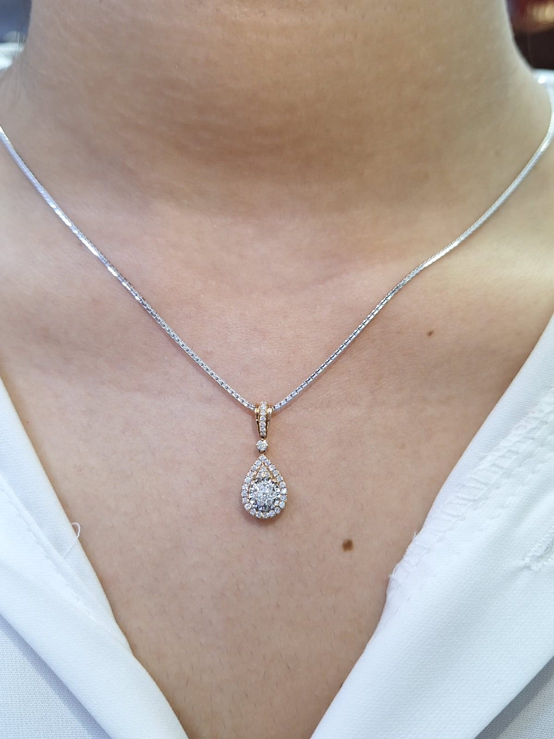 Liontin Berlian Pear 29643 PD Zamrud Jewellery