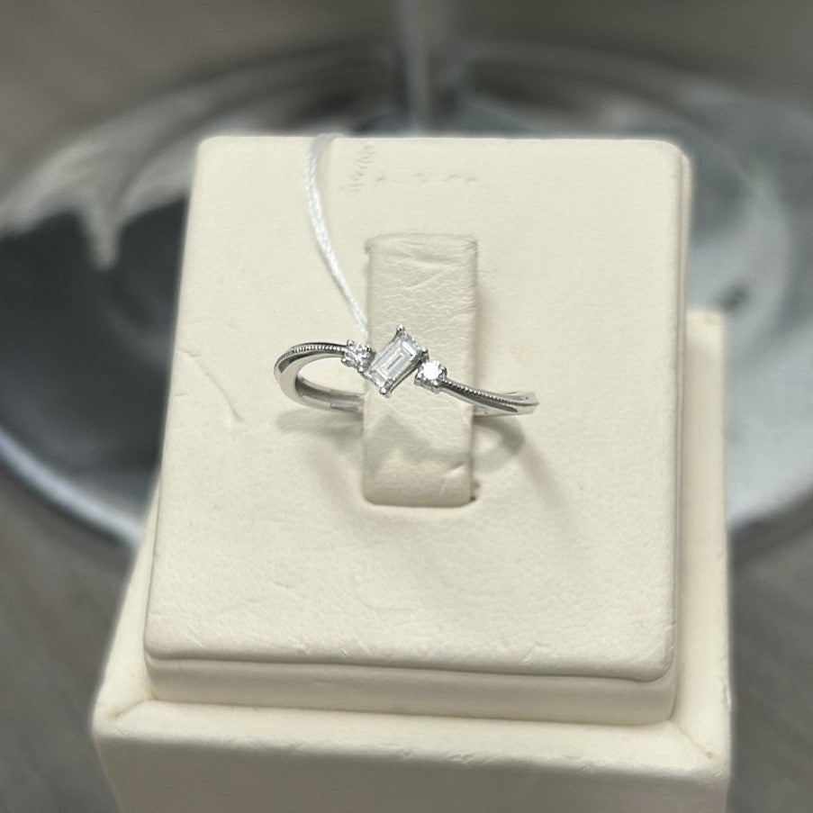 Cincin Berlian Baguette 35194 LR Zamrud Jewellery
