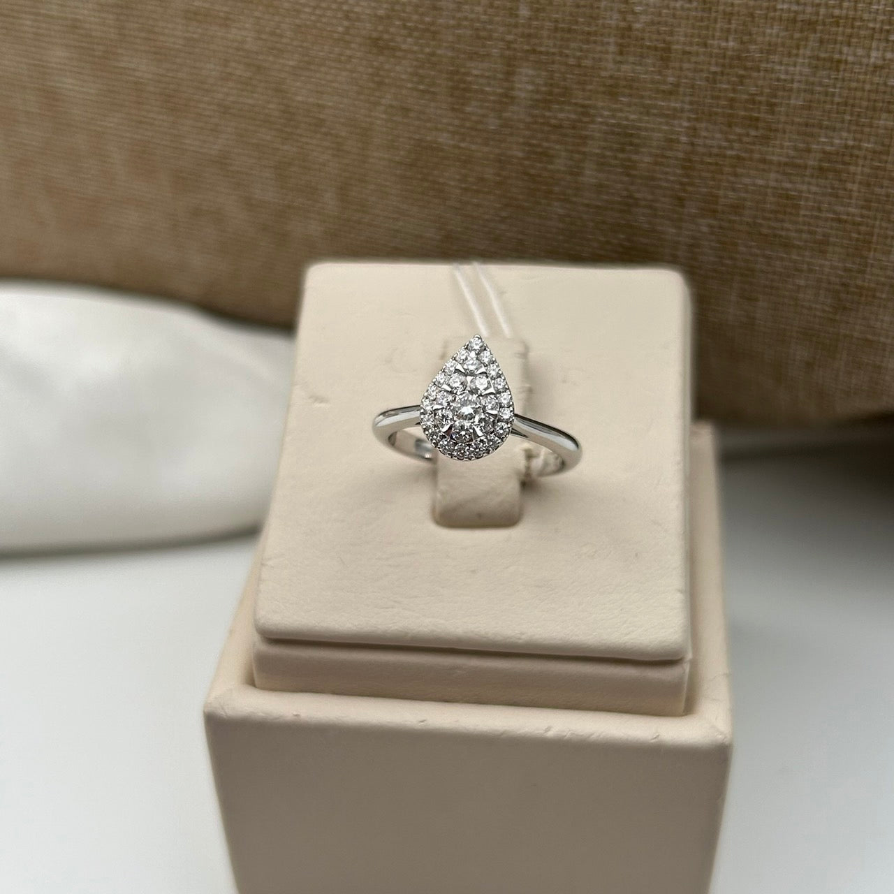 Cincin Berlian Pear 19132 LR Zamrud Jewellery