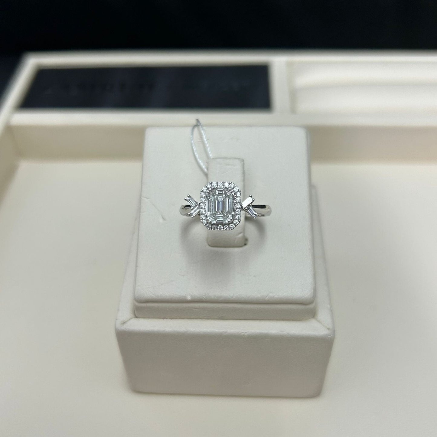 Cincin Berlian Baguette 35163 LR Zamrud Jewellery
