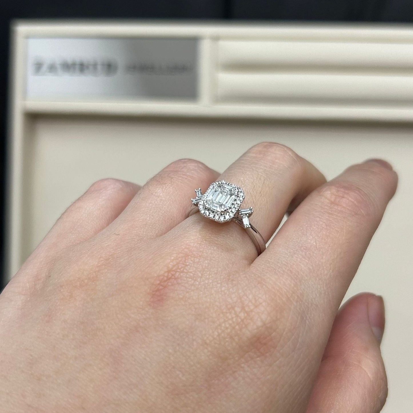 Cincin Berlian Baguette 35163 LR Zamrud Jewellery