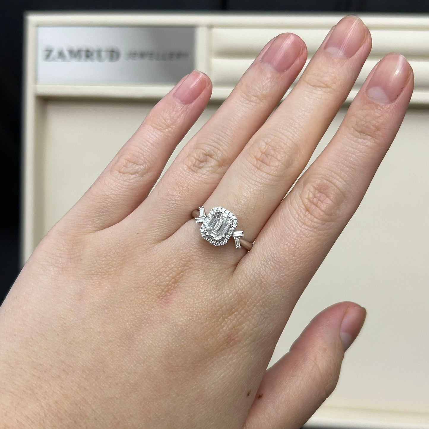 Cincin Berlian Baguette 35163 LR Zamrud Jewellery