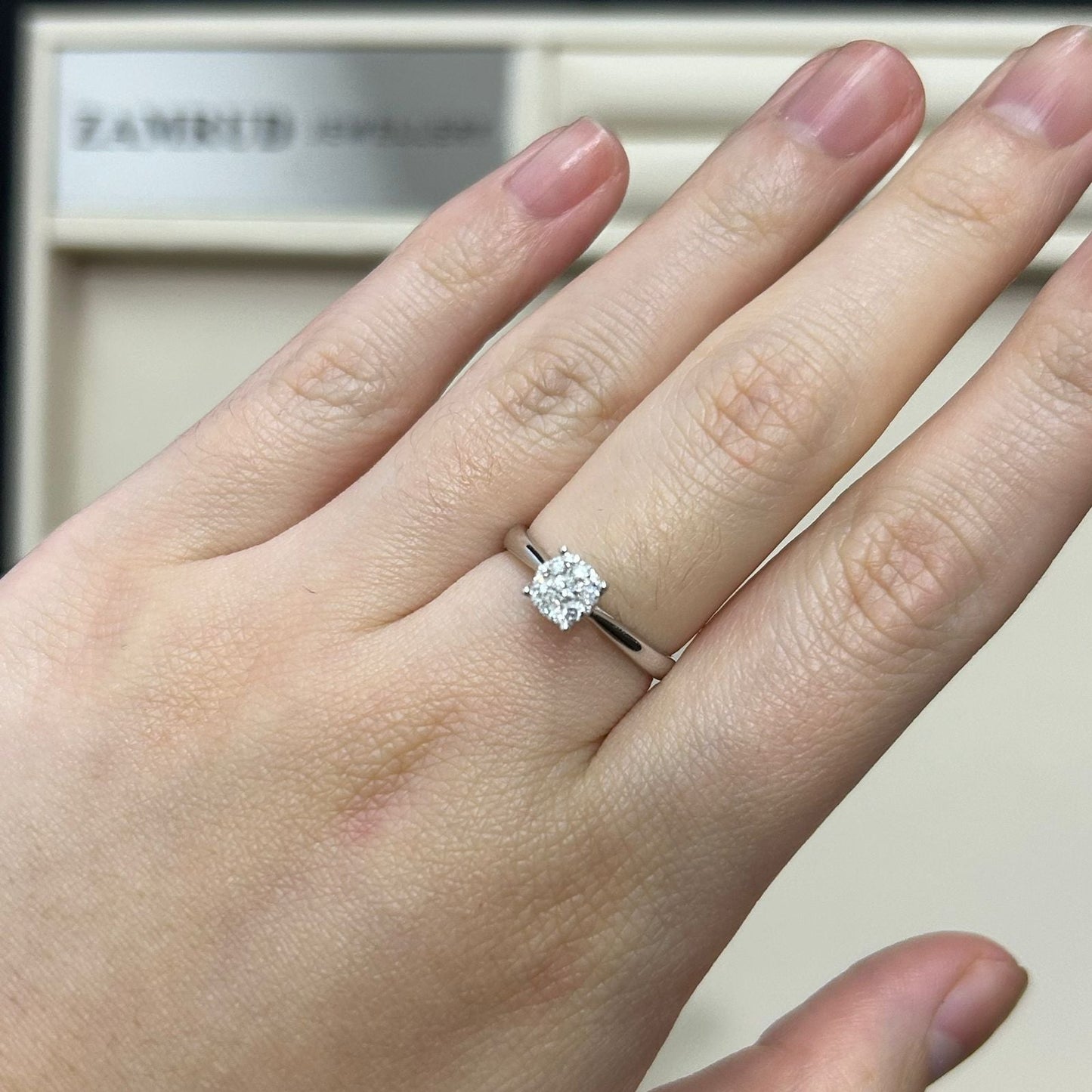 Cincin Berlian Lotus 30236 LR Zamrud Jewellery