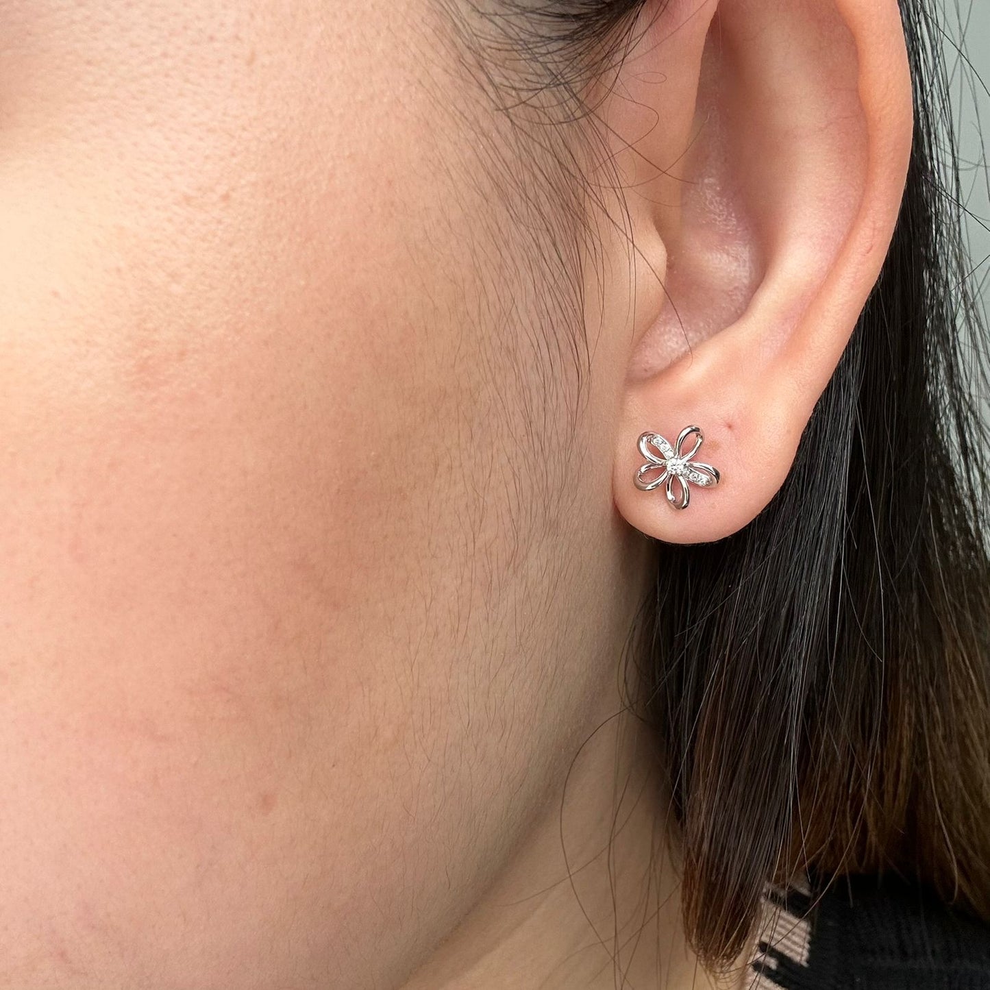 Anting Berlian Flower 40761 ER Zamrud Jewellery