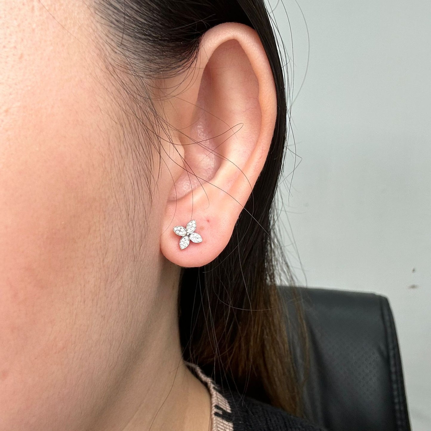 Anting Berlian Clover 40754 ER Zamrud Jewellery