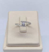 Load image into Gallery viewer, Cincin Berlian Solitaire Ring 40419 LR Zamrud Jewellery
