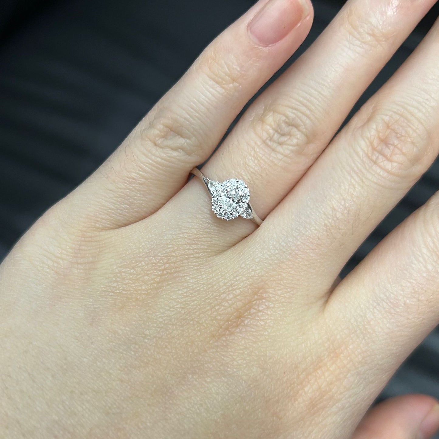 Cincin Berlian Oval 40730 LR Zamrud Jewellery