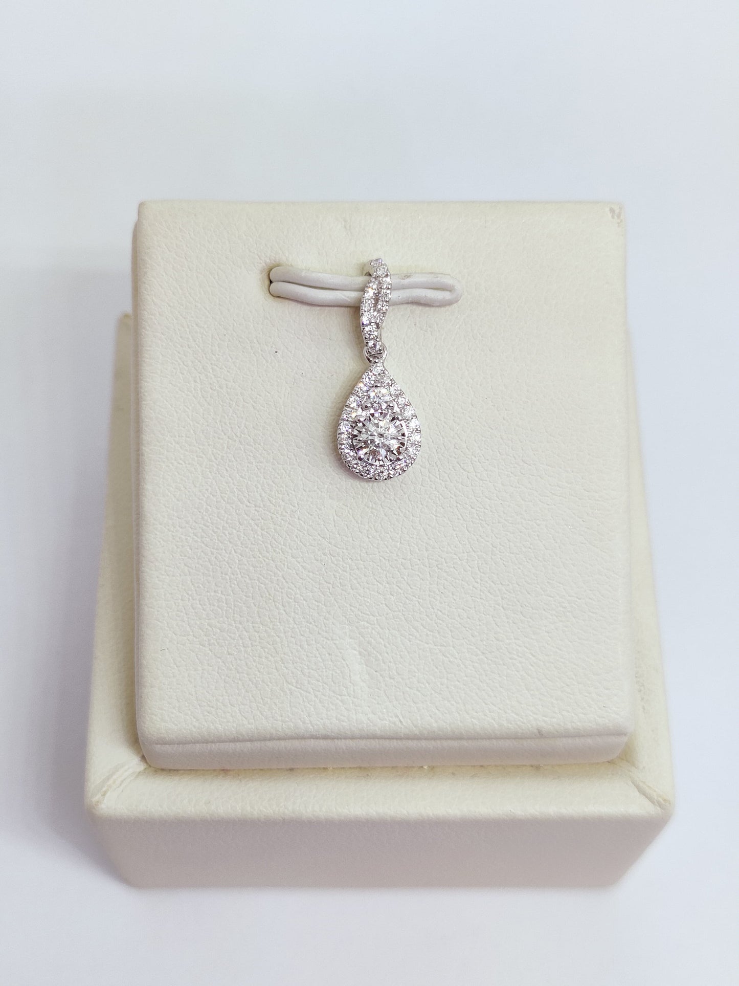 Liontin Berlian Pear 42192 PD Zamrud Jewellery