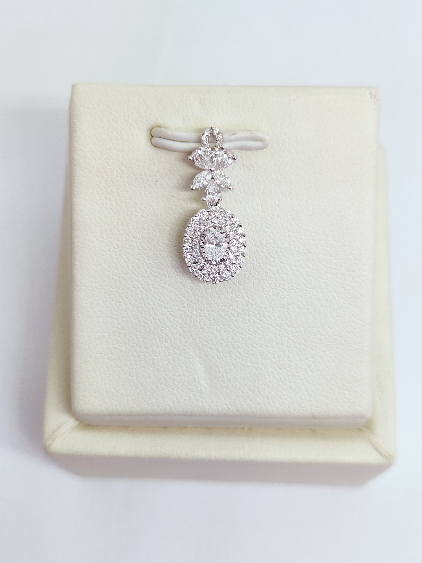 Liontin Berlian Oval 40853 PD Zamrud Jewellery