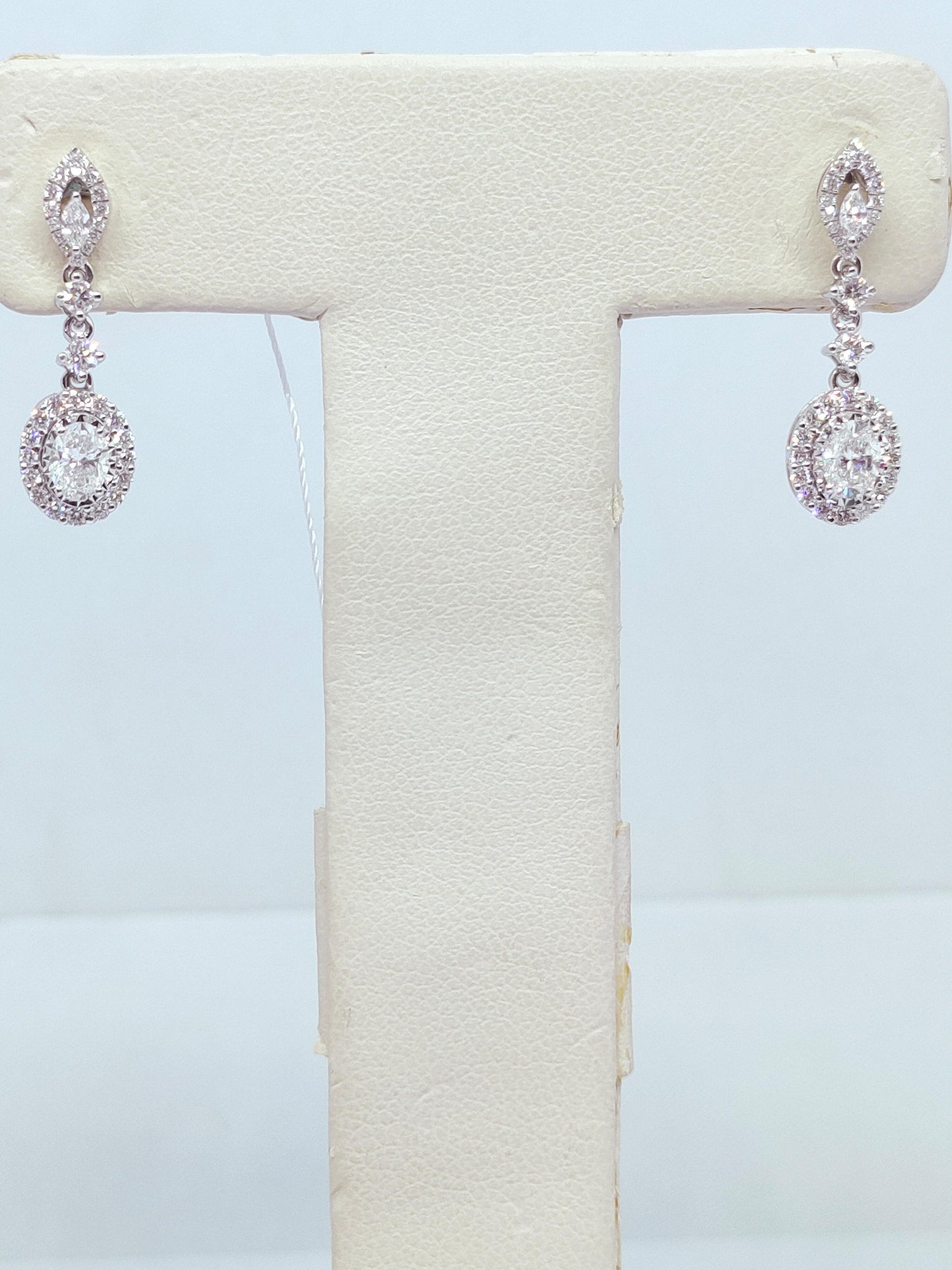 Anting Berlian Oval Earring 40822 ER Zamrud Jewellery