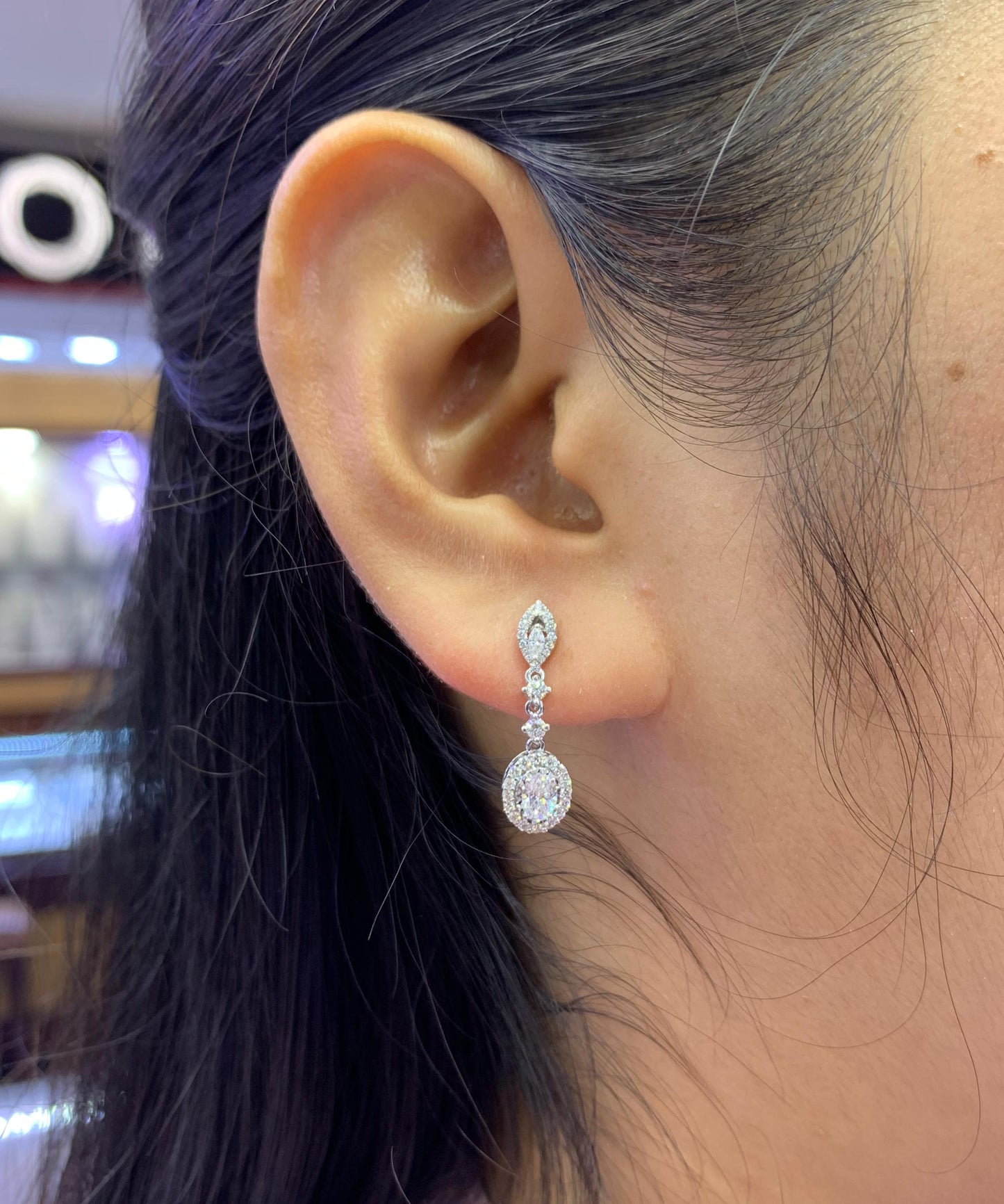 Anting Berlian Oval Earring 40822 ER Zamrud Jewellery
