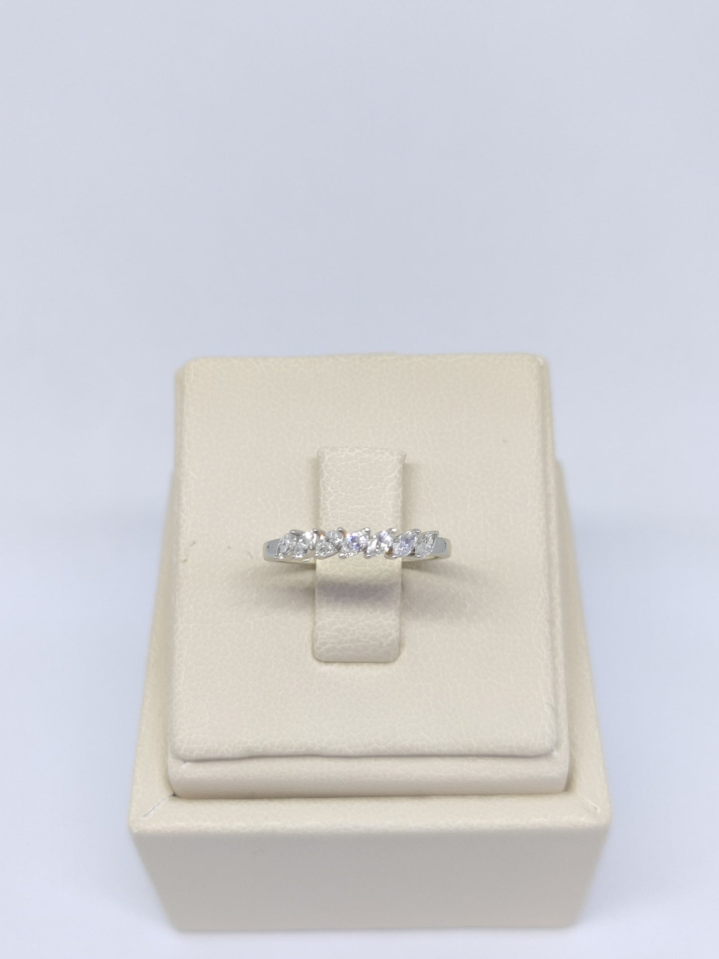 Cincin Berlian Listring Marquise 42420 LR Zamrud Jewellery