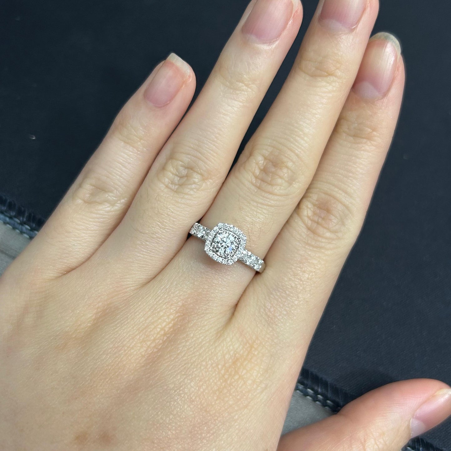 Cincin Berlian Cushion 42154 LR Zamrud Jewellery