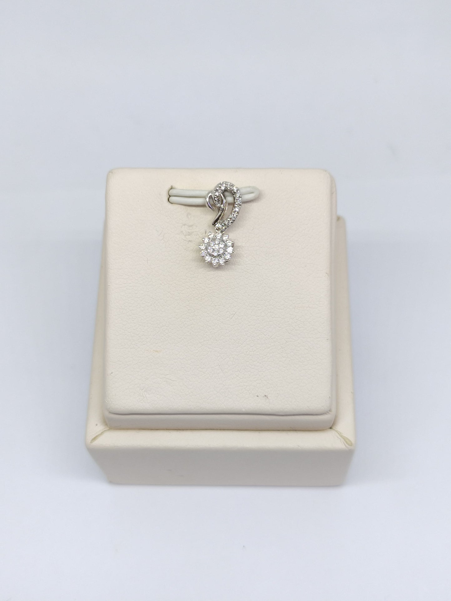 Liontin Berllian 37822 PD Zamrud Jewellery