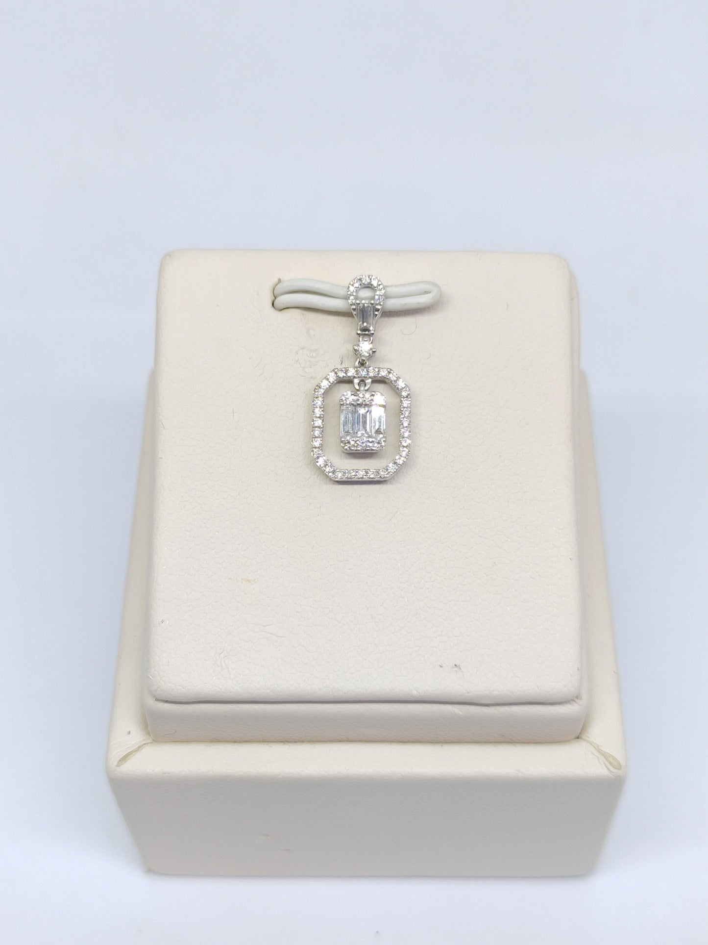 Liontin Berlian Baguette 44455 PD Zamrud Jewellery
