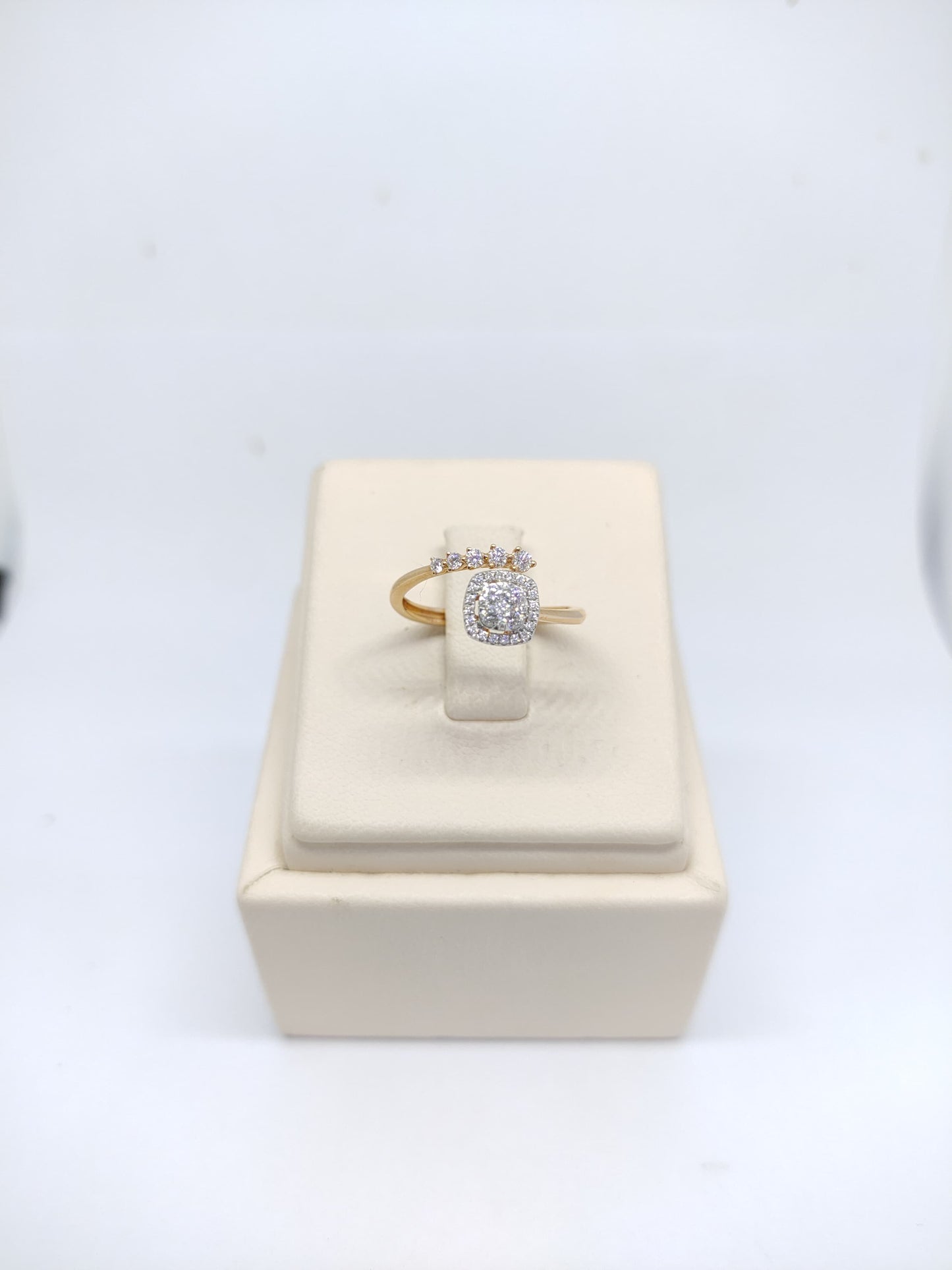 Cincin Berlian Cushion 45742 Diamond Ring Zamrud Jewellery