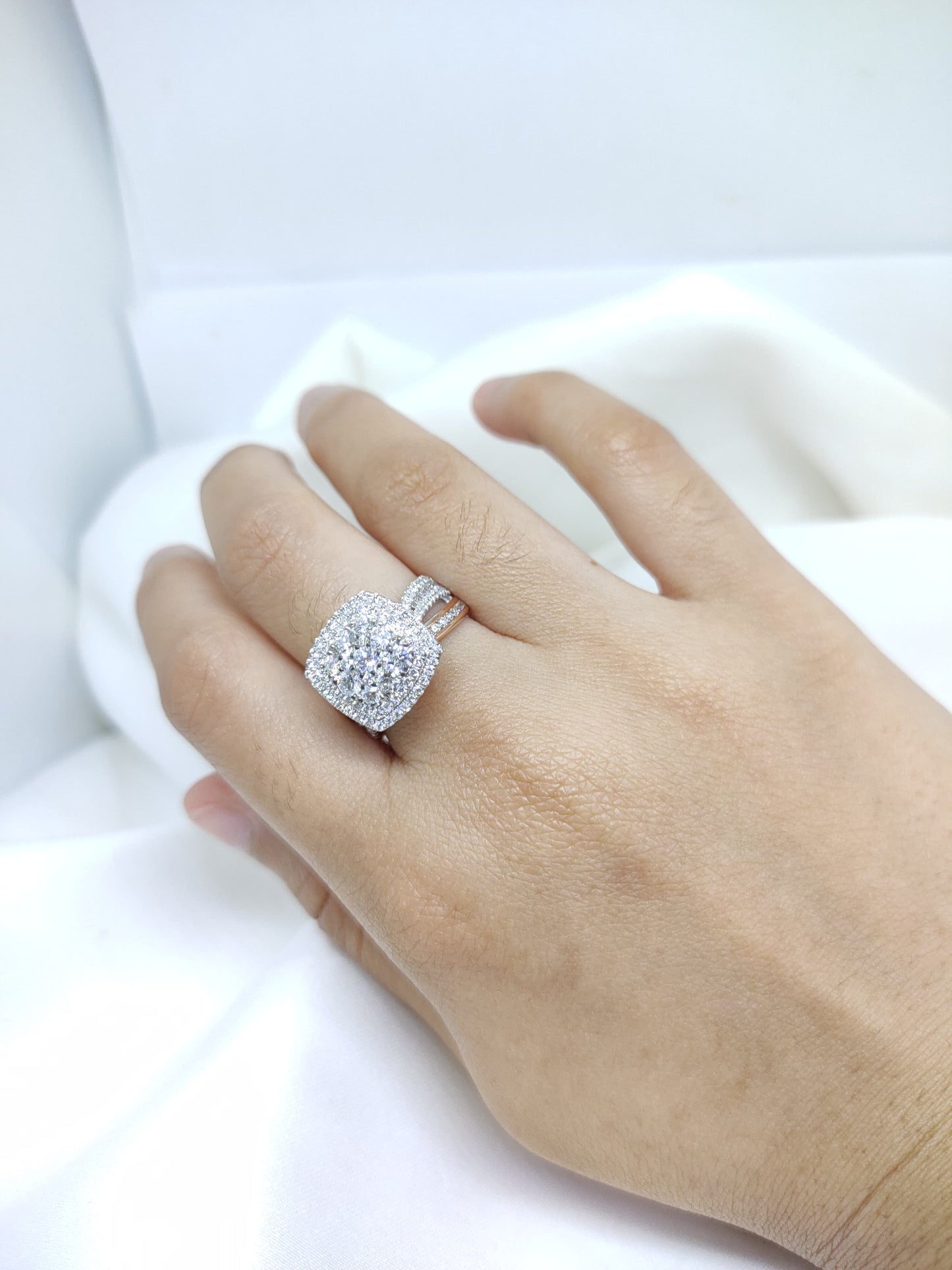Cincin Berlian Cushion 46619 LR Zamrud Jewellery
