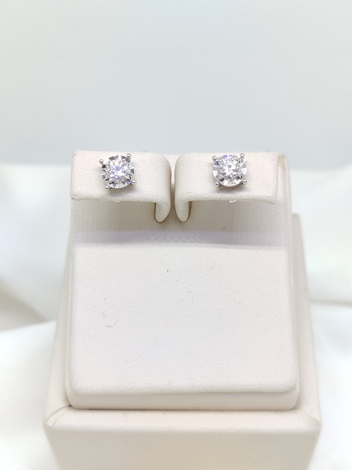Anting Berlian Solitaire 9409 ER Zamrud Jewellery