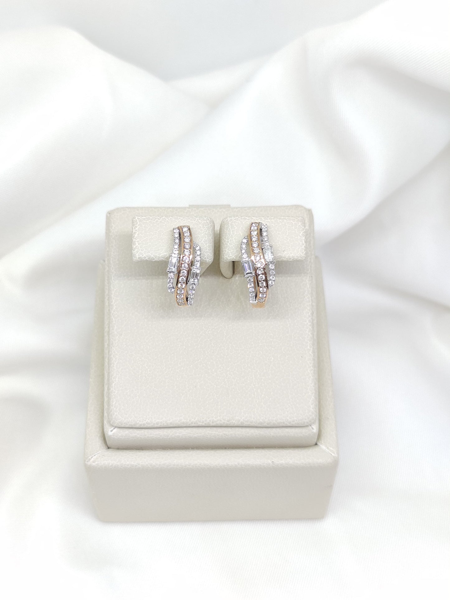 Anting Berlian 27625 ER Zamrud Jewellery